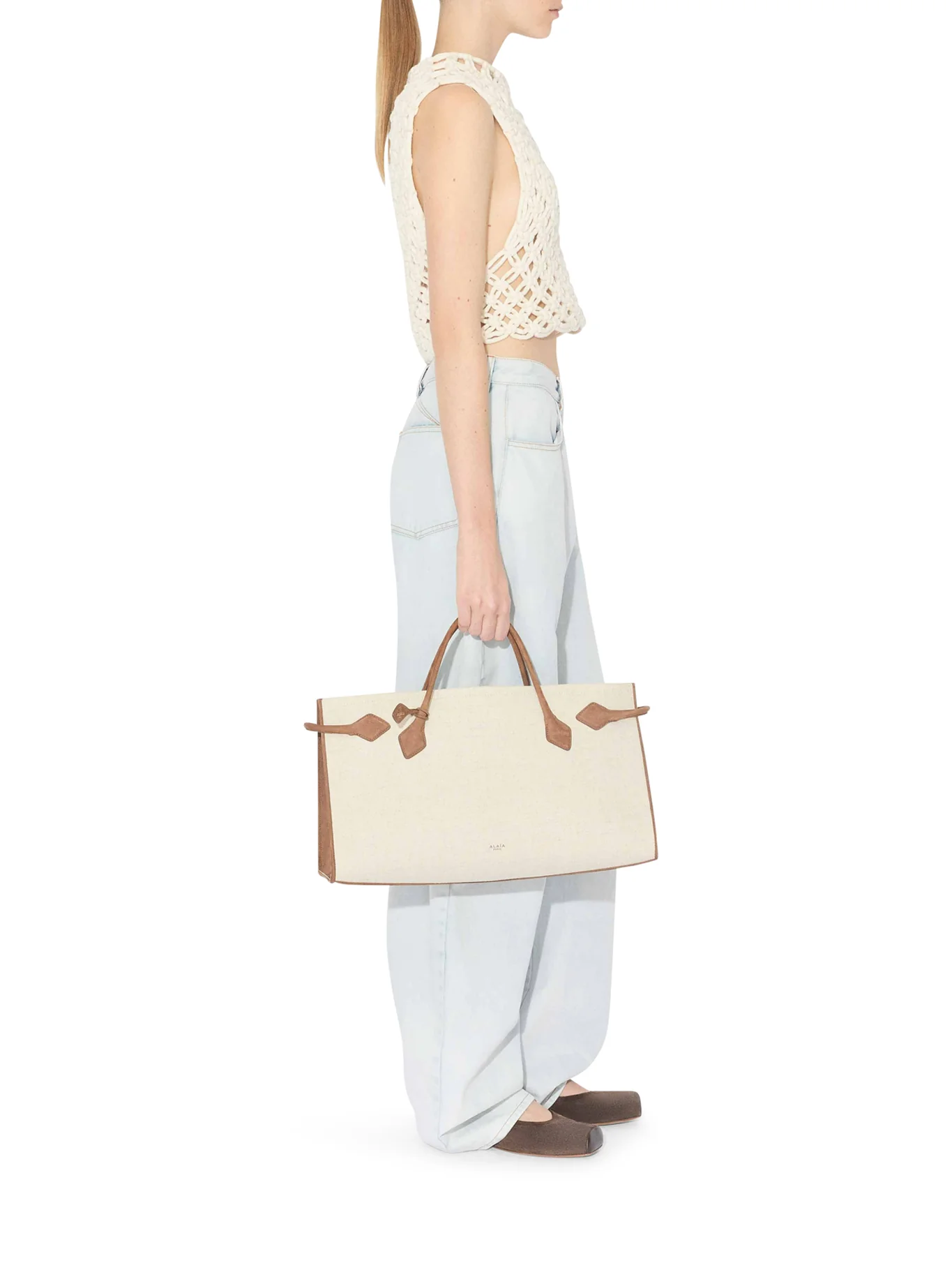 LOW WAIST ROUNDED JEANS - Image 4