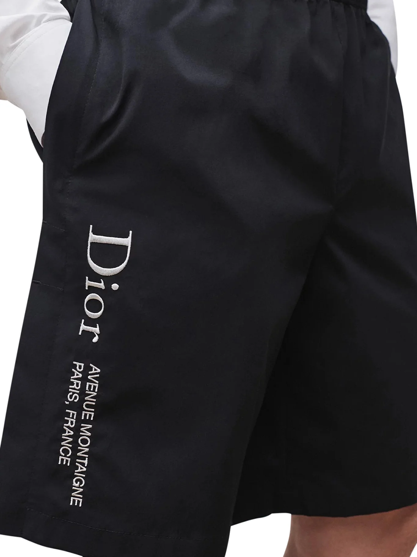 SPORTS SHORTS WITH MONTAIGNE EMBROIDERY - Image 3