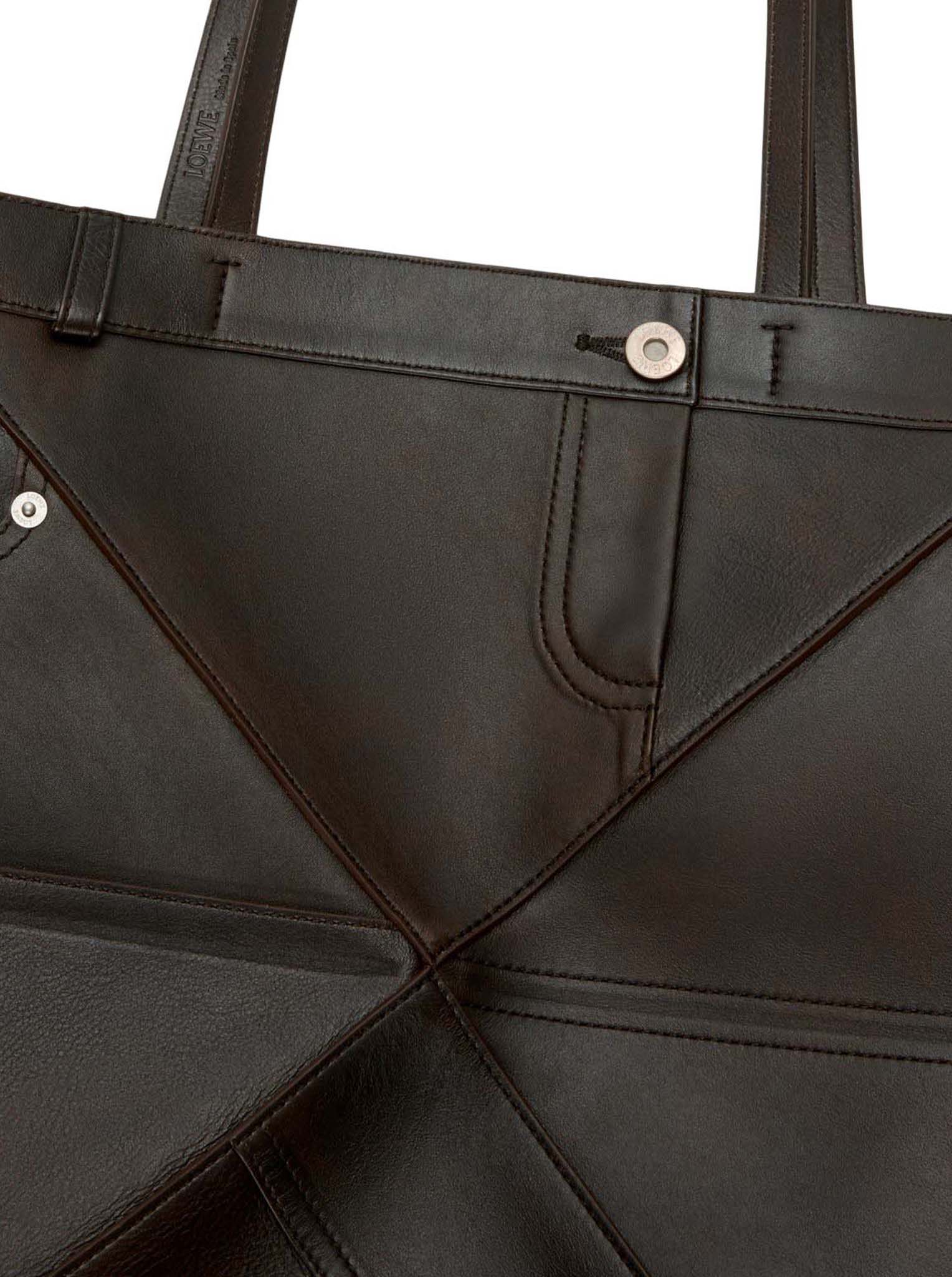 MEDIUM PUZZLE FOLD PANTS TOTE BAG IN LEATHER - Image 2