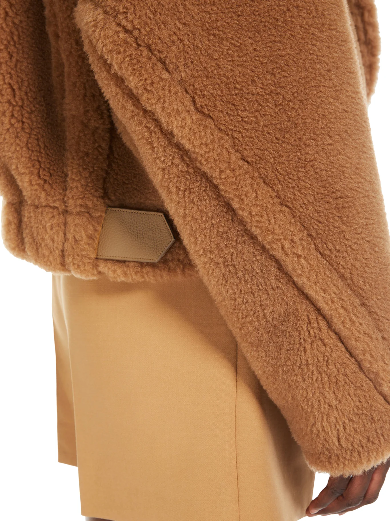 TEDDY BEAR ICON COAT CROP IN CAMEL - Image 5