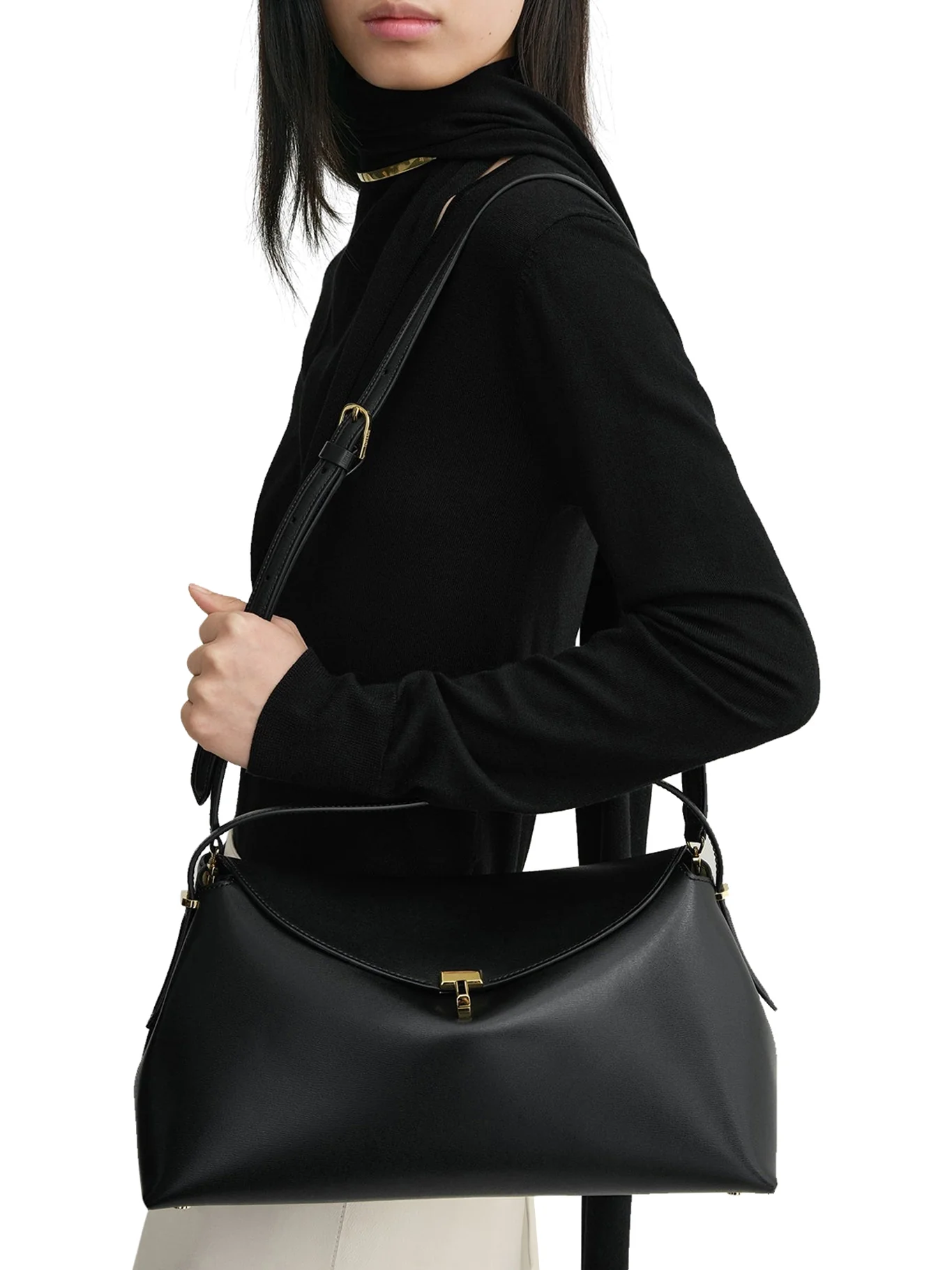 T-LOCK HANDBAG IN SMOOTH CALFSKIN - Image 4